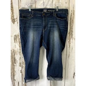 Levi Strauss Signature Gold Dark Wash Distressed Jean Capris